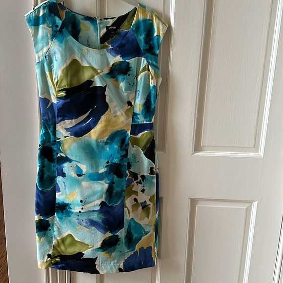Apt. 9 Dresses & Skirts - 2/$10 Tropical lovely Shift Dress